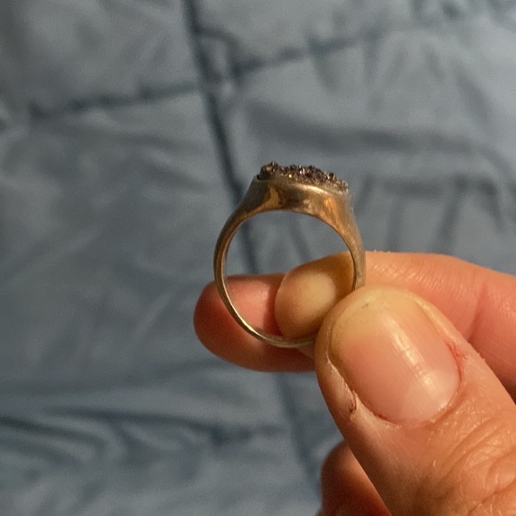 Sterling silver ring with large center stone - Picture 2 of 5